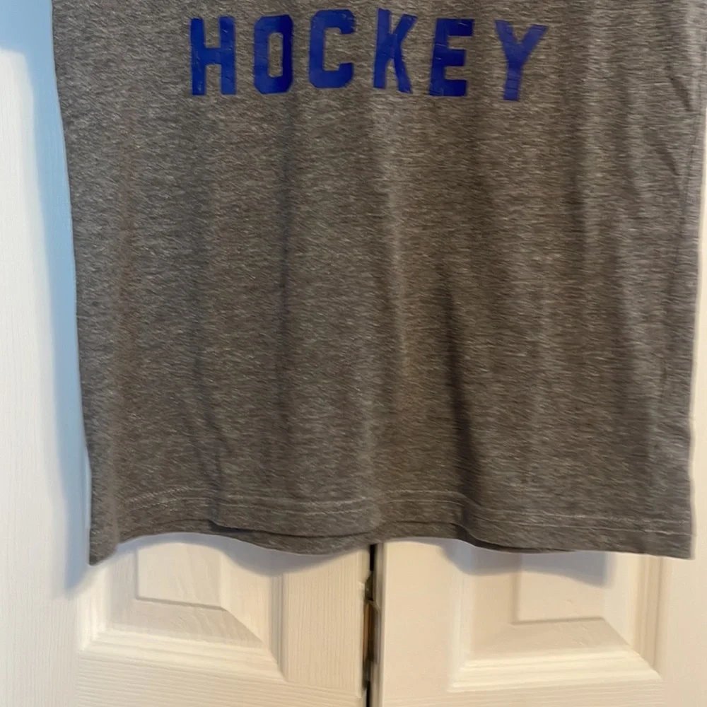 NHL NY Islanders short sleeve shirt size kids medium 10-12